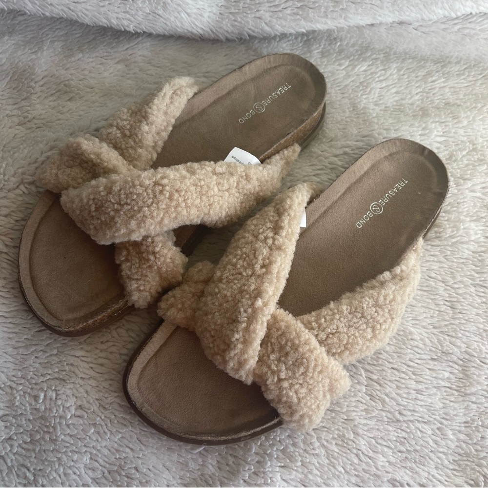 Treasure and Bond Nordstrom Davina Faux Sherpa slip on slide sandal
